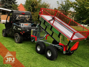 Pojazd UTV i przyczepa Profi Robotnik z podwyższonymi ścianami bocznymi