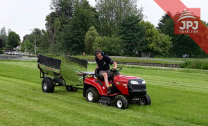 Przyczepa ATV Ogrodnik ciągnięta za kosiarką do trawy